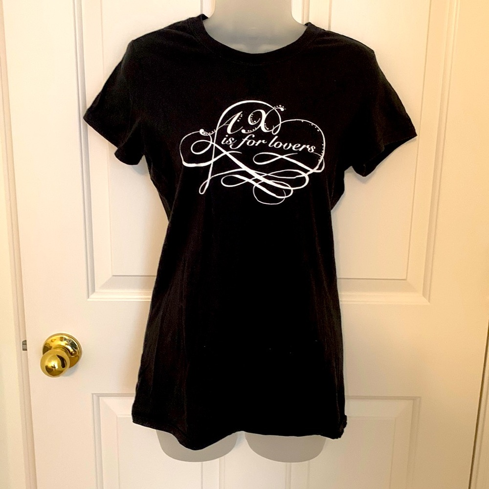 Pre loved Armani Exchange t-shirt. Size medium.